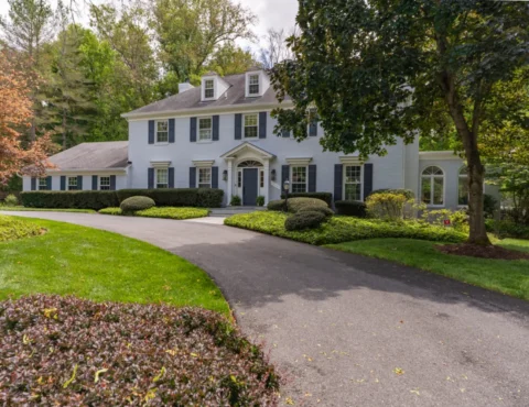 When Should You Hire a Project Manager for a Custom Home Build?